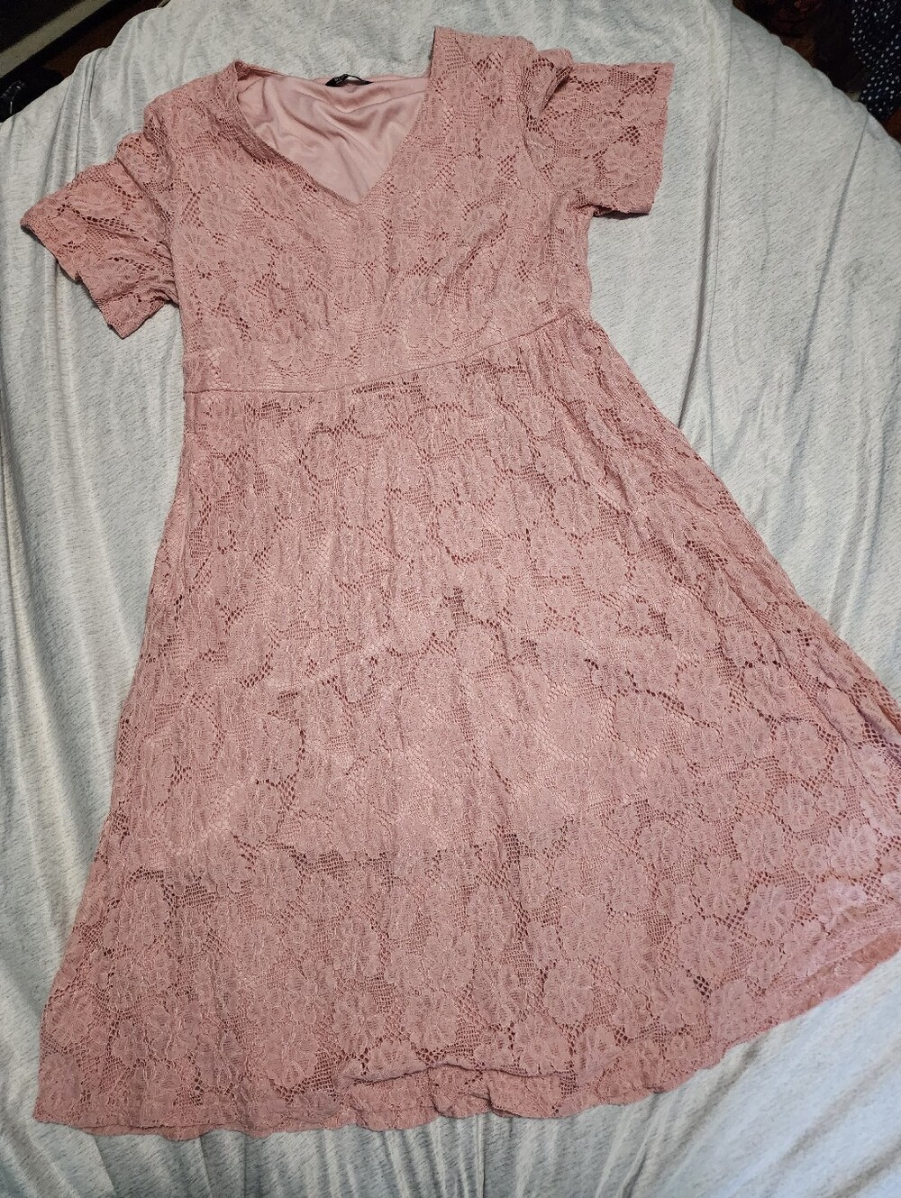 BloomChic Dusty Rose Lace Midi Dress